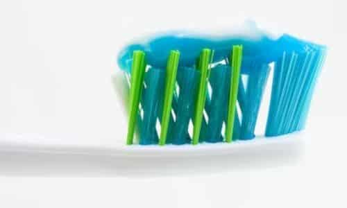 Which ingredients in a toothpaste are beneficial for teeth health?