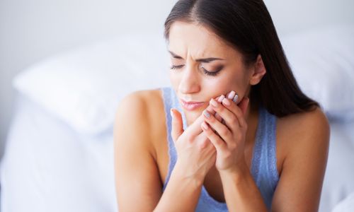 Common habits that harm teeth